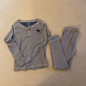 Hatley kids pajamas set: long sleeve top, pants. 6